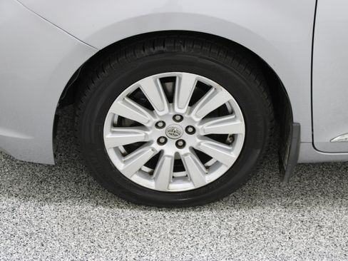 Used 2017 Toyota Sienna Limited FWD image 11