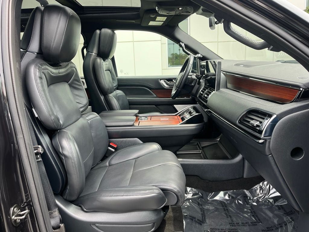 Certified 2023 Lincoln Navigator L Reserve AWD/4WD image 22