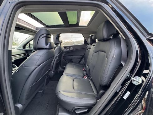 Used 2026 Kia Sportage EX w/ EX Panorama Roof Package image 11