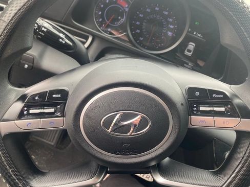 Used 2022 Hyundai Elantra SEL w/ Preferred Accessory Package FWD image 5
