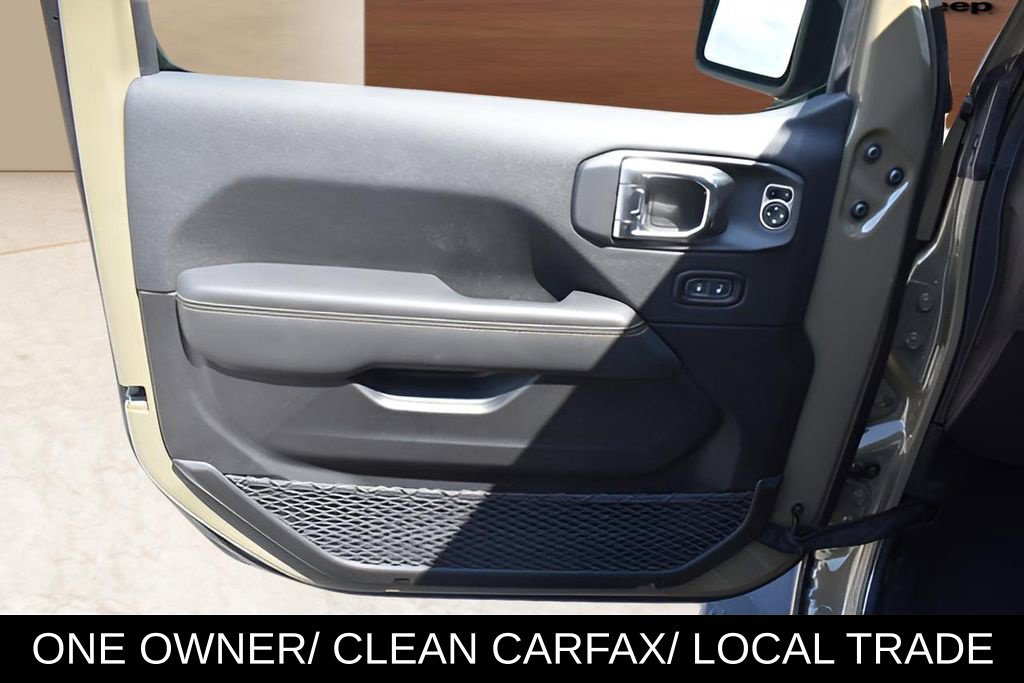 Used 2025 Jeep Gladiator Sport AWD/4WD image 9
