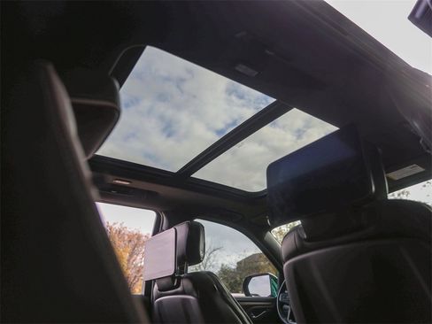 Used 2023 GMC Yukon Denali Ultimate image 41