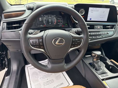 Used 2025 Lexus ES 350 w/ Premium Package FWD image 26