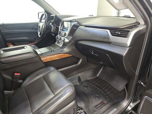Used 2018 Chevrolet Suburban Premier image 43
