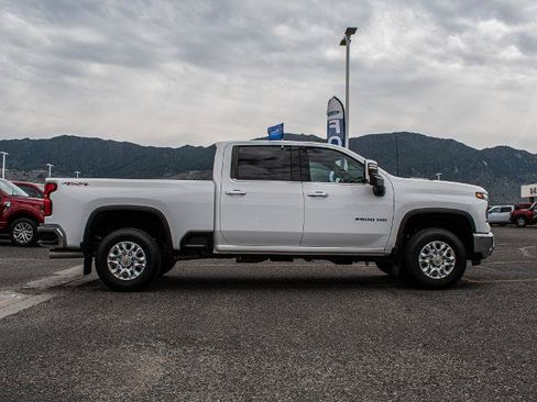 Used 2024 Chevrolet Silverado 2500 LTZ AWD/4WD image 4