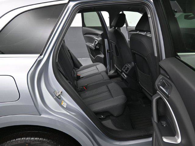 Used 2025 Audi Q5 Premium Plus AWD/4WD image 13