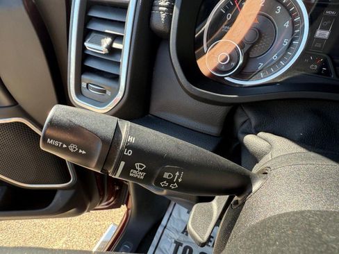 Used 2019 RAM 1500 Laramie AWD/4WD image 23