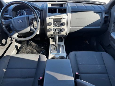 Used 2011 Ford Escape XLT image 7