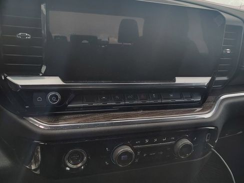 Used 2024 Chevrolet Silverado 1500 LT image 10