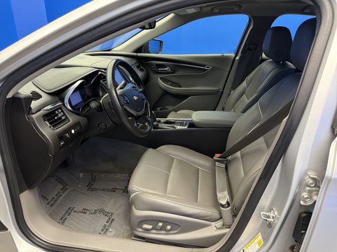 Used 2015 Chevrolet Impala LTZ FWD image 13