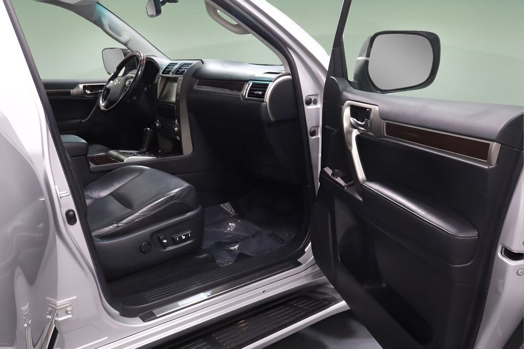 Used 2014 Lexus GX 460 Luxury AWD/4WD image 21