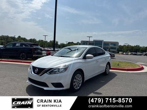 Used 2017 Nissan Sentra SV FWD image 2