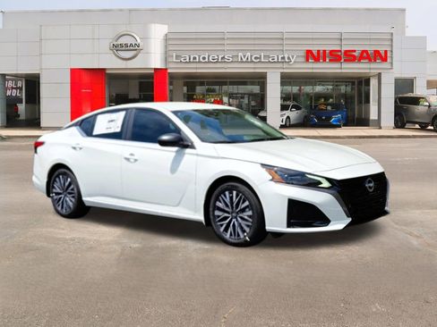 New 2026 Nissan Altima 2.5 SV FWD image 1