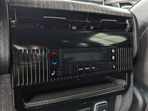 Used 2024 Jeep Wagoneer Series III image 39