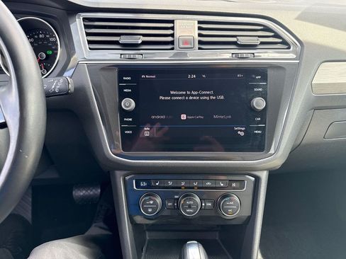 Used 2019 Volkswagen Tiguan SE AWD/4WD image 28