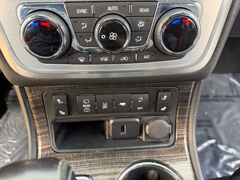 Used 2016 GMC Acadia SLT FWD image 25