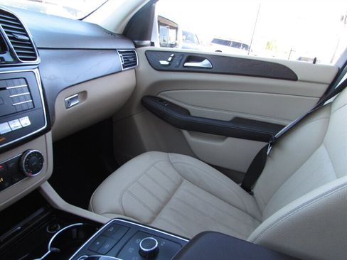 Used 2018 Mercedes-Benz GLE 350 4MATIC image 11