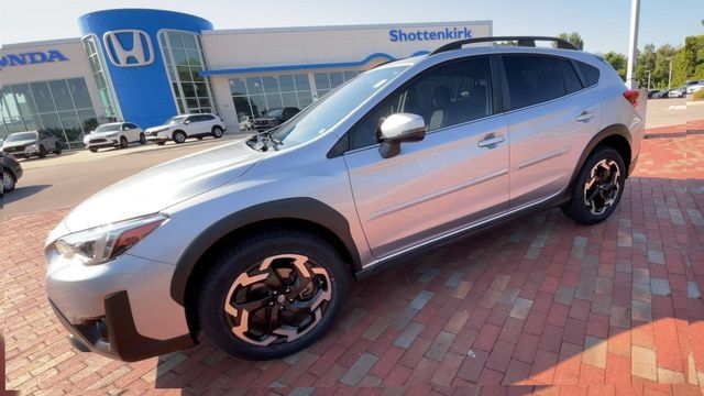 Used 2023 Subaru Crosstrek 2.5i Limited AWD/4WD image 6