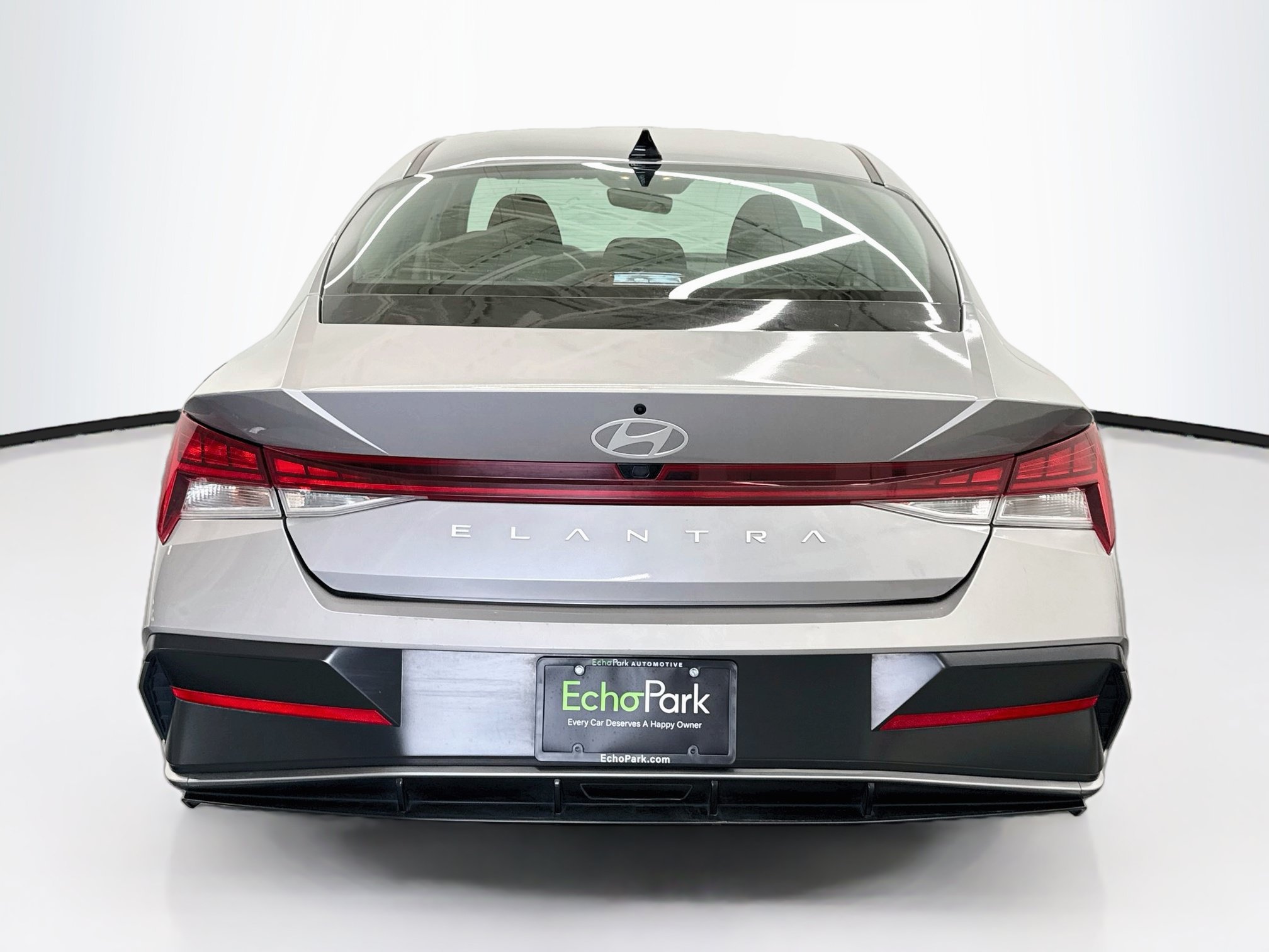 Used 2025 Hyundai Elantra SEL FWD image 7