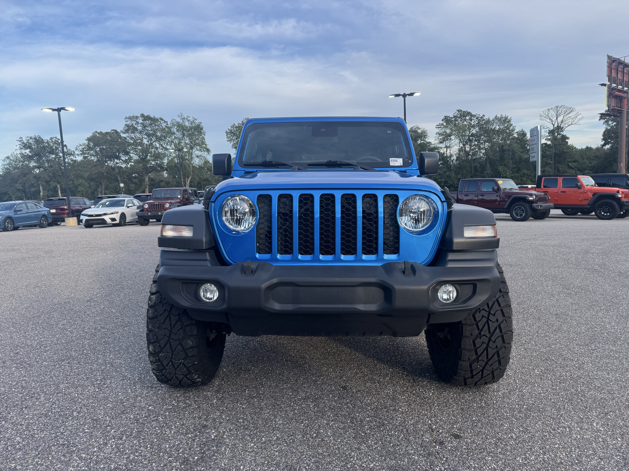 Used 2024 Jeep Wrangler Unlimited Sport AWD/4WD image 8