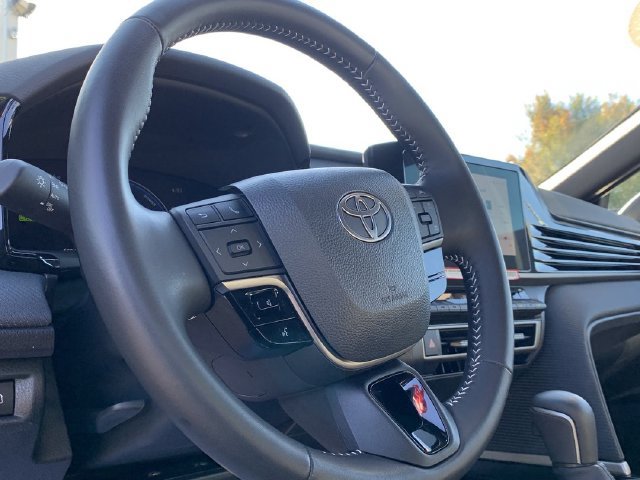 Used 2026 Toyota Camry SE FWD image 19
