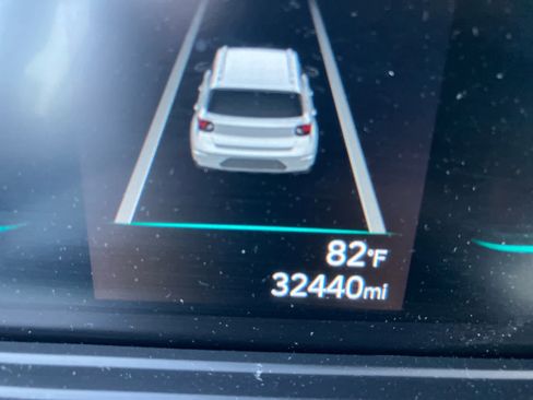 Used 2025 Hyundai Venue SEL FWD image 15