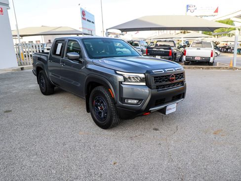 Used 2025 Nissan Frontier Pro-X image 5