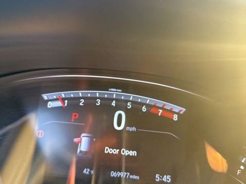 Used 2017 Honda CR-V Touring image 2