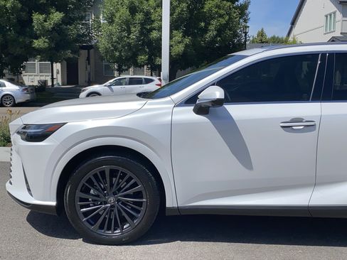 Used 2026 Lexus RX 450h AWD w/ Convenience Package image 2