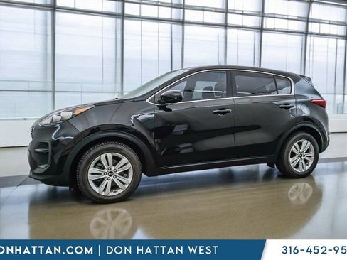 Used 2019 Kia Sportage LX image 2