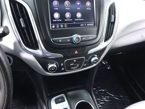 Used 2020 Chevrolet Equinox LS image 15