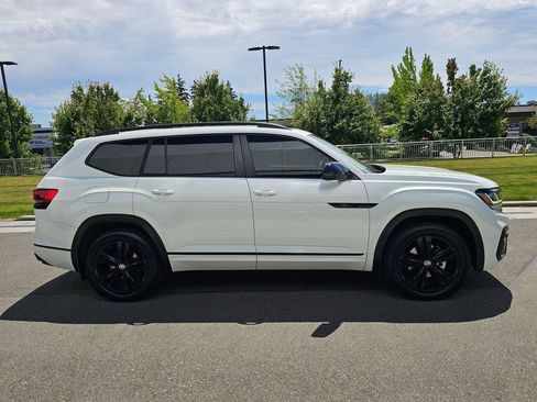 Used 2023 Volkswagen Atlas SEL R-Line AWD/4WD image 6