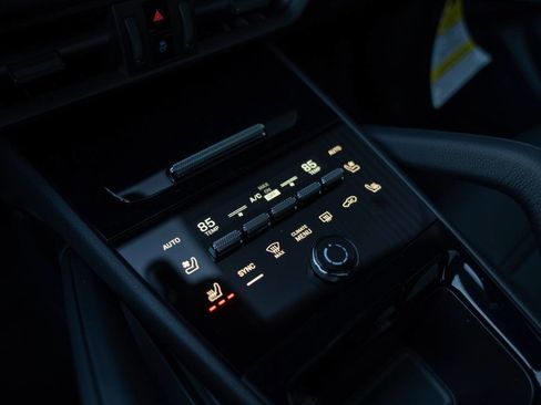 New 2026 Porsche Cayenne S image 21