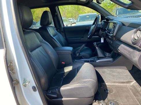 Used 2020 Toyota Tacoma TRD Off-Road w/ TRD Premium Off Road Package image 41