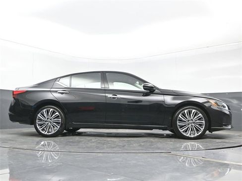 Certified 2025 Nissan Altima 2.5 SL image 26