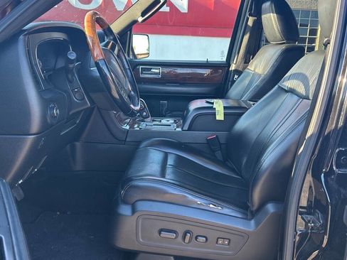 Used 2017 Lincoln Navigator L Select image 11