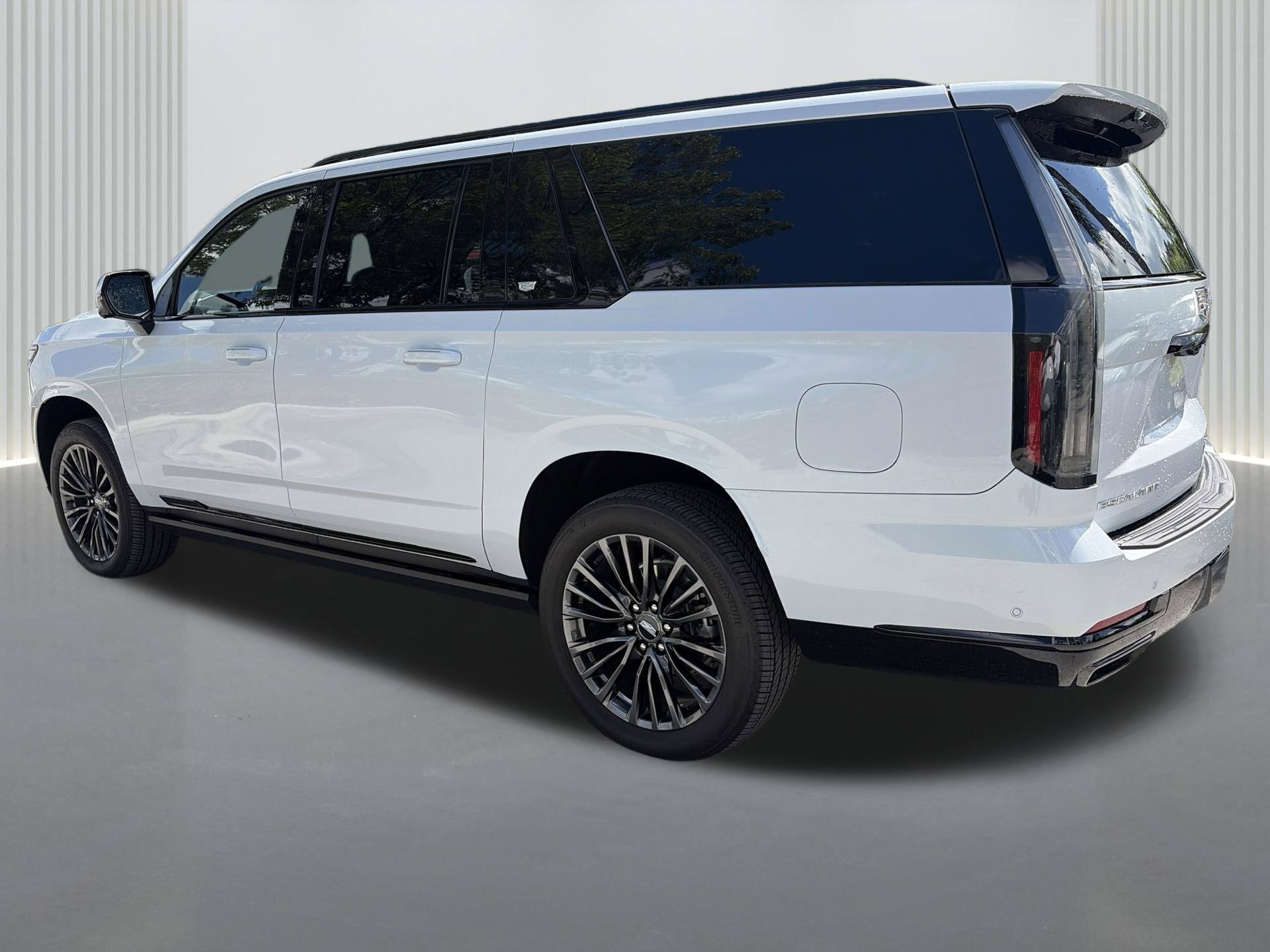Used 2026 Cadillac Escalade ESV Platinum Sport w/ LPO, Floor Liner Package AWD/4WD image 3