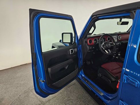 Used 2023 Jeep Wrangler Unlimited Rubicon 4xe AWD/4WD image 19