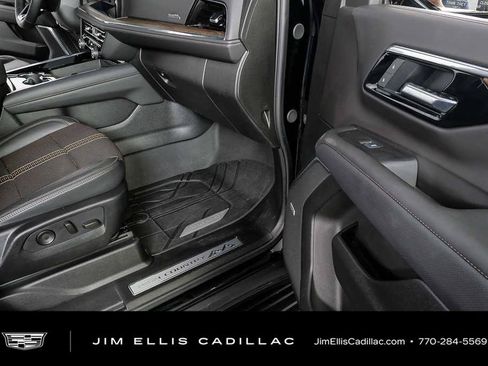 Used 2025 Chevrolet Tahoe High Country RWD image 25