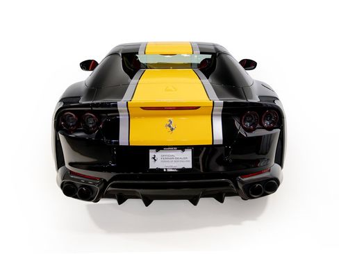 Used 2021 Ferrari 812 GTS image 7