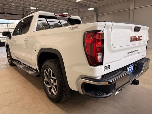 Used 2024 GMC Sierra 1500 SLE w/ Preferred Package image 5