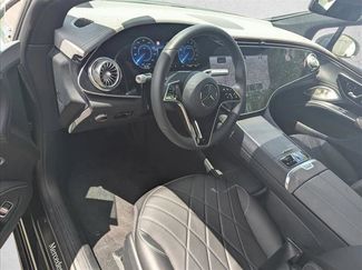 Used 2024 Mercedes-Benz EQS 580 4MATIC Sedan video 3