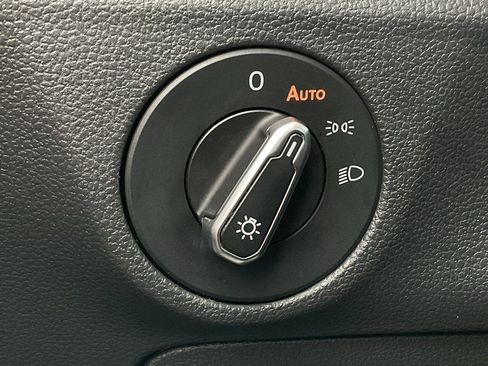 Used 2025 Volkswagen Jetta Sport image 24