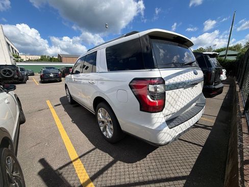 Used 2018 Ford Expedition Limited w/ Equipment Group 302A AWD/4WD image 9