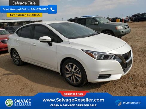 Used 2020 Nissan Versa SV image 2