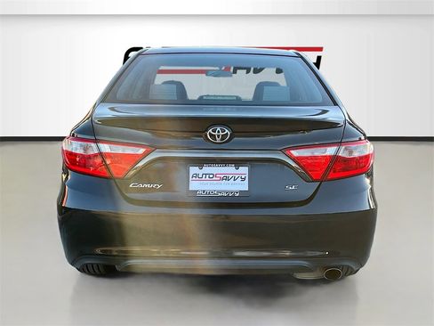 Used 2016 Toyota Camry SE image 6
