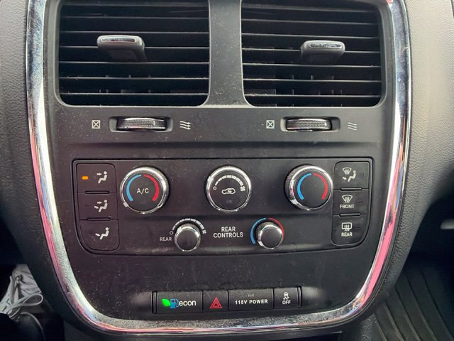 Used 2015 Dodge Grand Caravan SXT w/ Blacktop Package FWD image 12