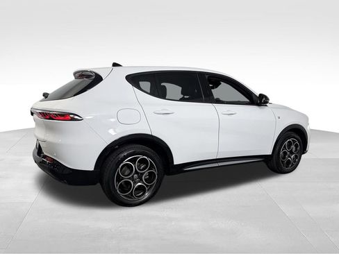 Used 2024 Alfa Romeo Tonale Ti w/ Premium Interior Package AWD/4WD image 7