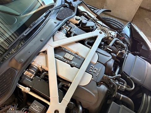 Used 2017 Aston Martin DB11 V12 RWD image 28