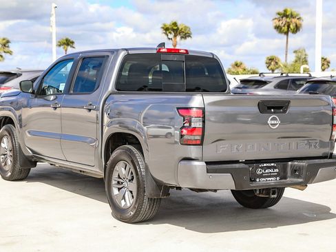 Used 2025 Nissan Frontier SV w/ SV Convenience Package RWD image 5